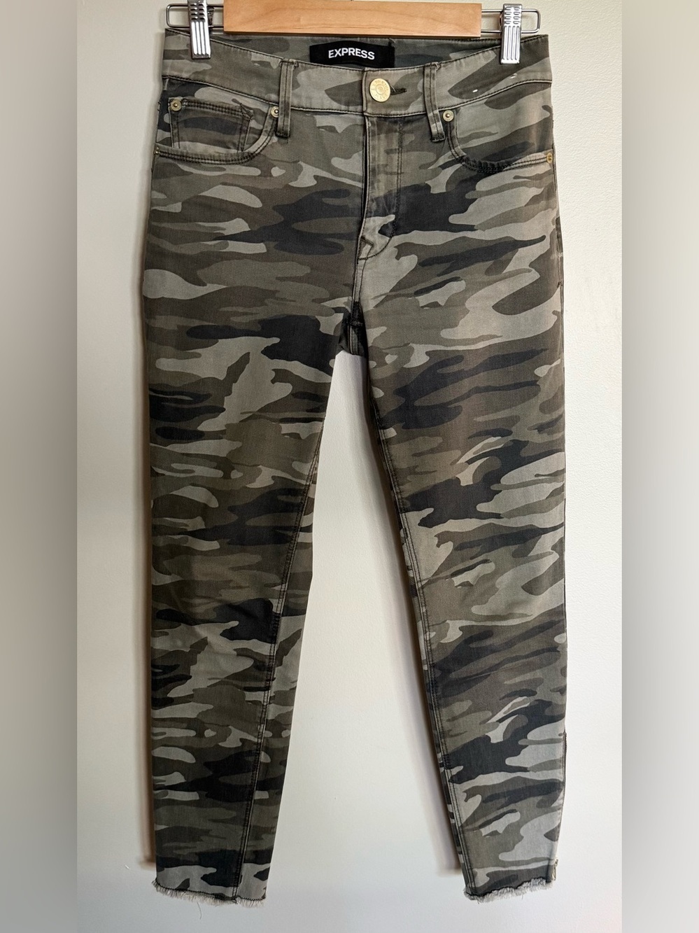 Express Camo Ankle Legging Jeans Size 00 Short Mid Rise Raw Hem Zip Ankle